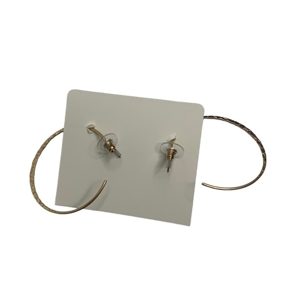 Medium Gold hoops - Picture 3 of 3